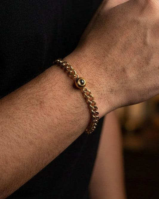 Family Portraits & Group Photos: Is There a Limit to How Many Faces Fit?