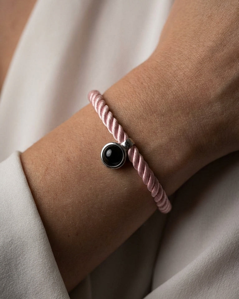 Urn Necklaces vs. Projection Jewellery: Physicality vs. Visualization