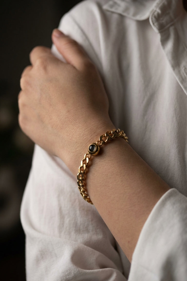 PhilU-Australia-Personalised-Classic-Memory-Chain-Photo-Projection-Bracelet-Model-Female